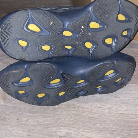 Yeezy 700v3 alvah - Picture 2 of 3